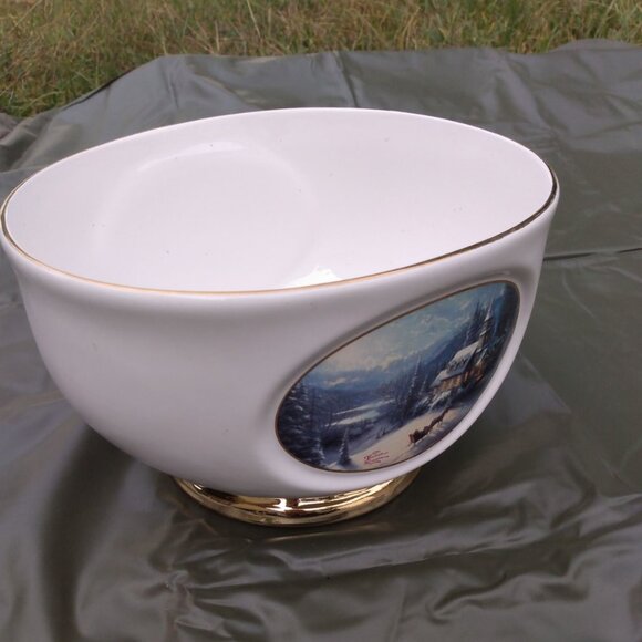 Kinkade bowl - Picture 3 of 4